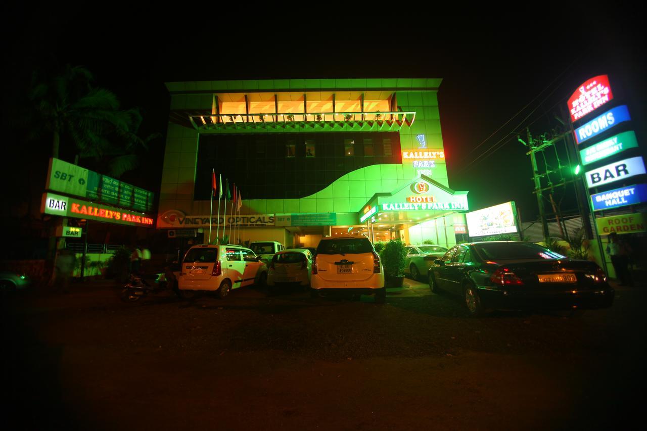 Kallelys Park Inn, Chalakudy ,Thrissur Kizhake Chālakudi Buitenkant foto